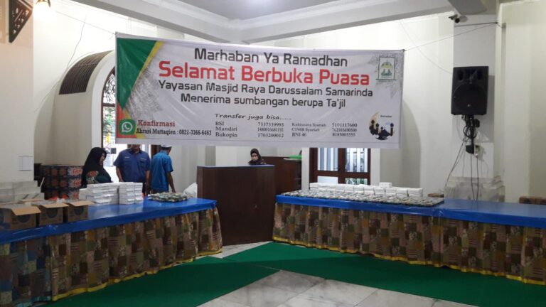Masjid Raya Darussalam Samarinda Siapkan 300 Porsi Takjil Gratis