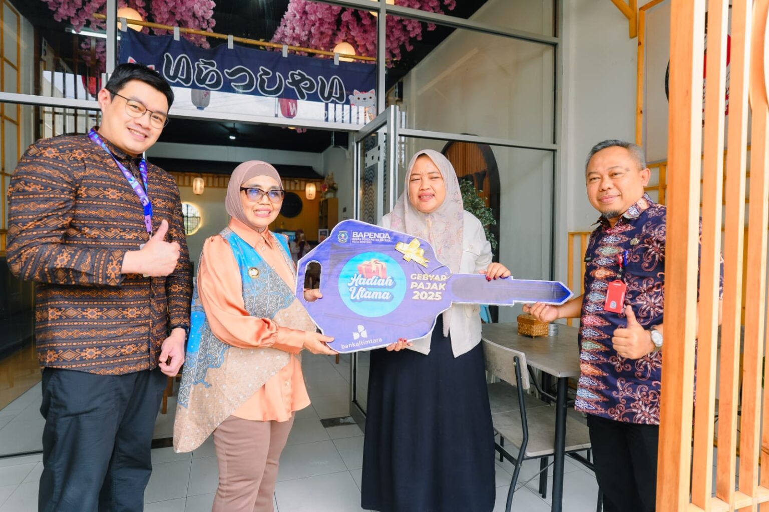 Wali Kota Bontang Serahkan Hadiah Gebyar Pajak 2025