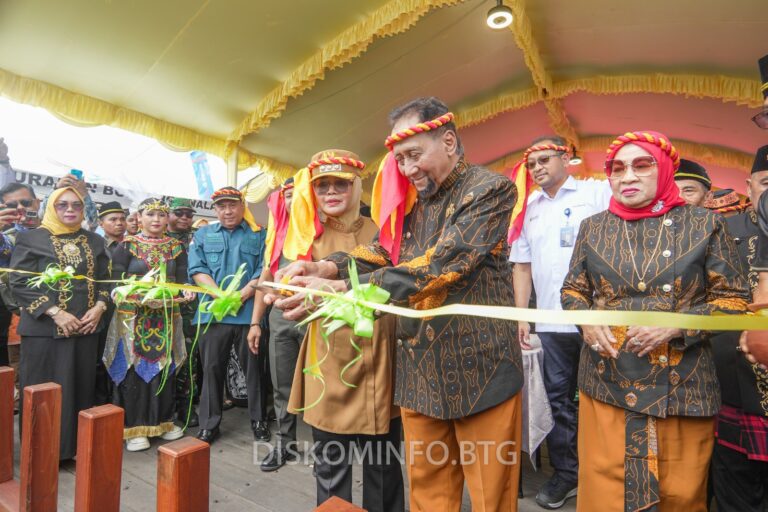 Pesta Laut 2025 Perkuat Adat dan Penataan Pesisir Bontang Kuala