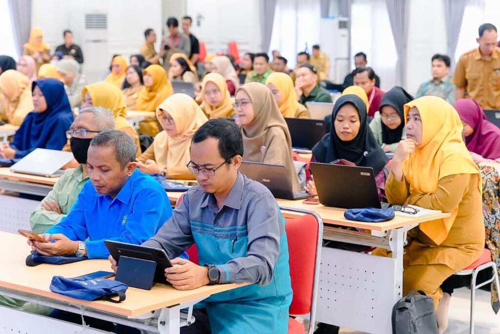 Guru Bontang Ikuti Pelatihan AI untuk Transformasi Pembelajaran Digital