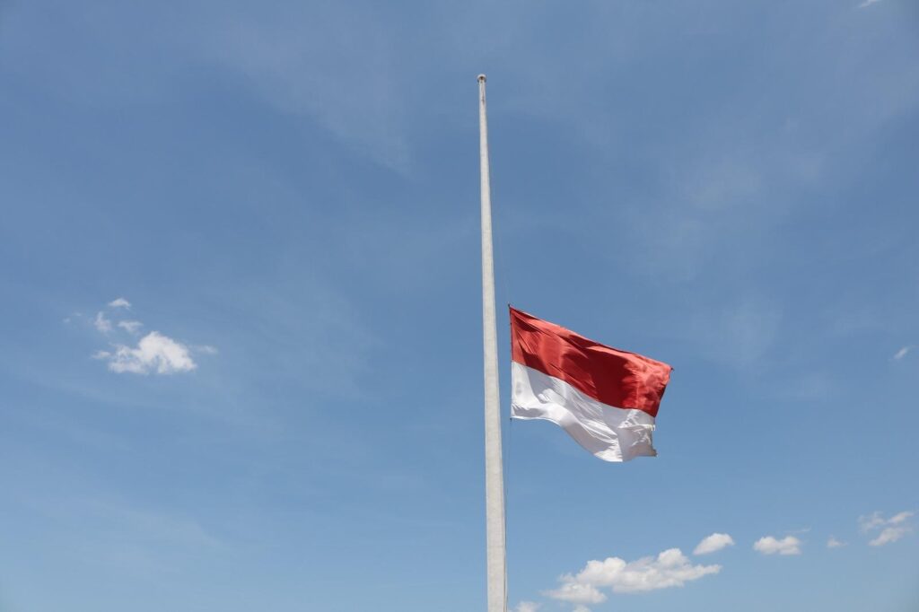 Wakil Presiden ke-6 RI Berpulang, Istana Instruksikan Bendera Setengah Tiang 3 Hari