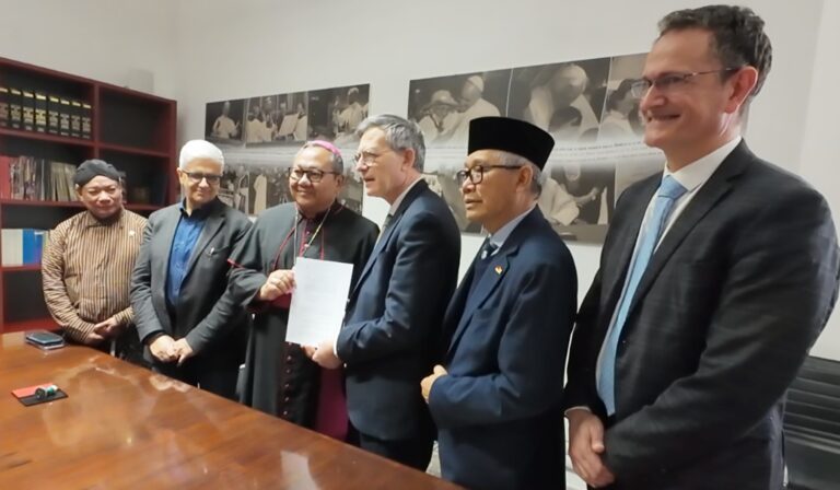 Vatikan Resmi Gunakan Bahasa Indonesia di Vatican News